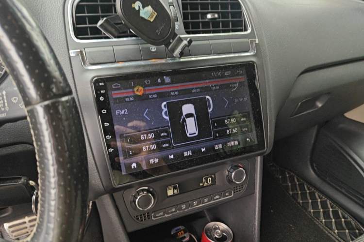 Used Volkswagen Polo 2012 1.6L Cross Polo Automatic Transmission Audio And AC Panel