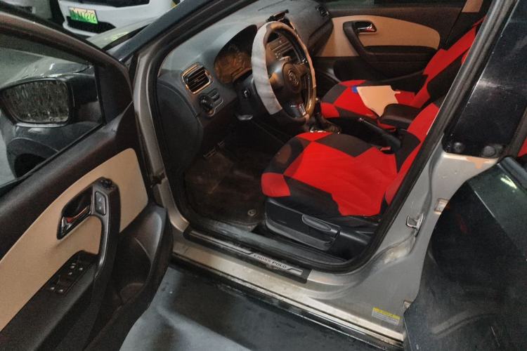 Used Volkswagen Polo 2012 1.6L Cross Polo Automatic Transmission Driver Seat