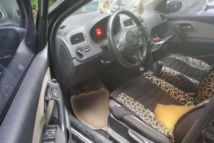 Used Volkswagen Polo 2012 1.6L Cross Polo MT Driver Seat