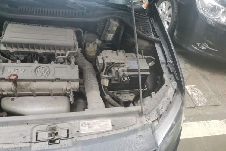 Used Volkswagen Polo 2012 1.6L Cross Polo MT Engine Bay Left