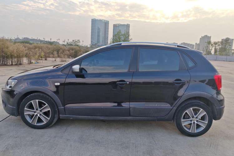 Used Volkswagen Polo 2012 1.6L Cross Polo MT Exterior 5