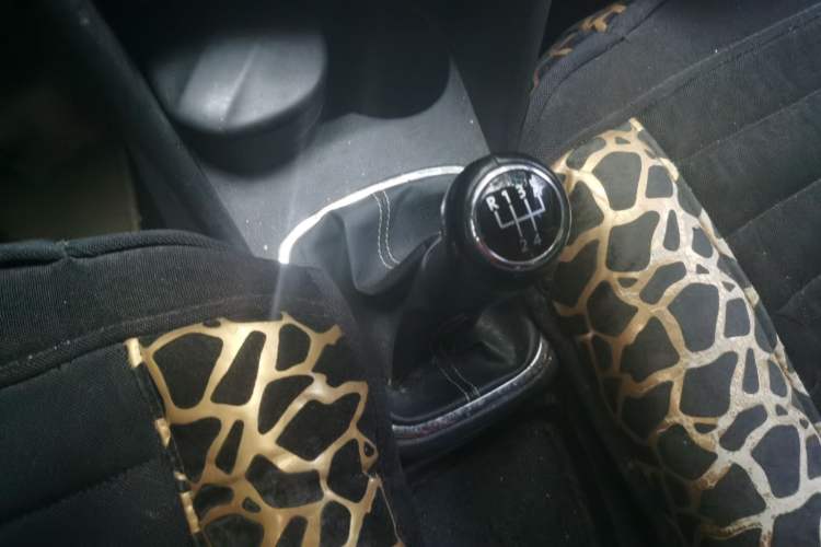 Used Volkswagen Polo 2012 1.6L Cross Polo MT Gear Lever