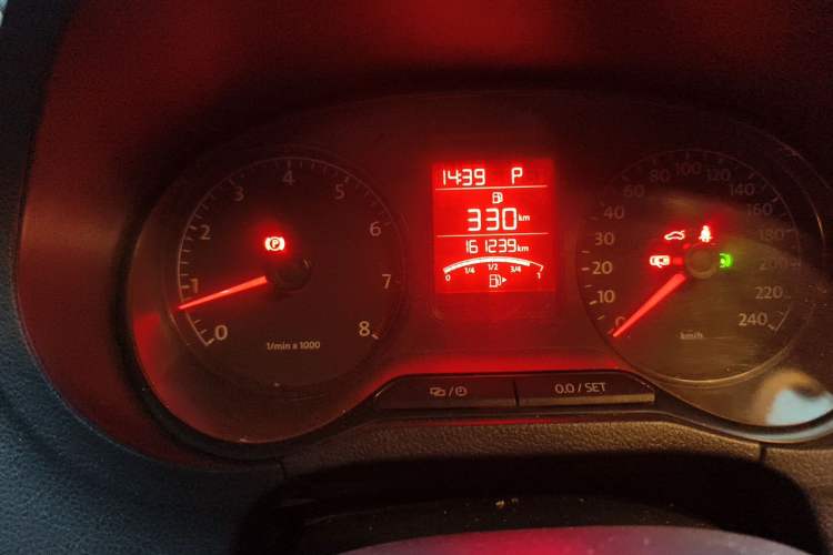 Used Volkswagen Polo 2012 1.6L Cross Polo Automatic Transmission Instrument Cluster