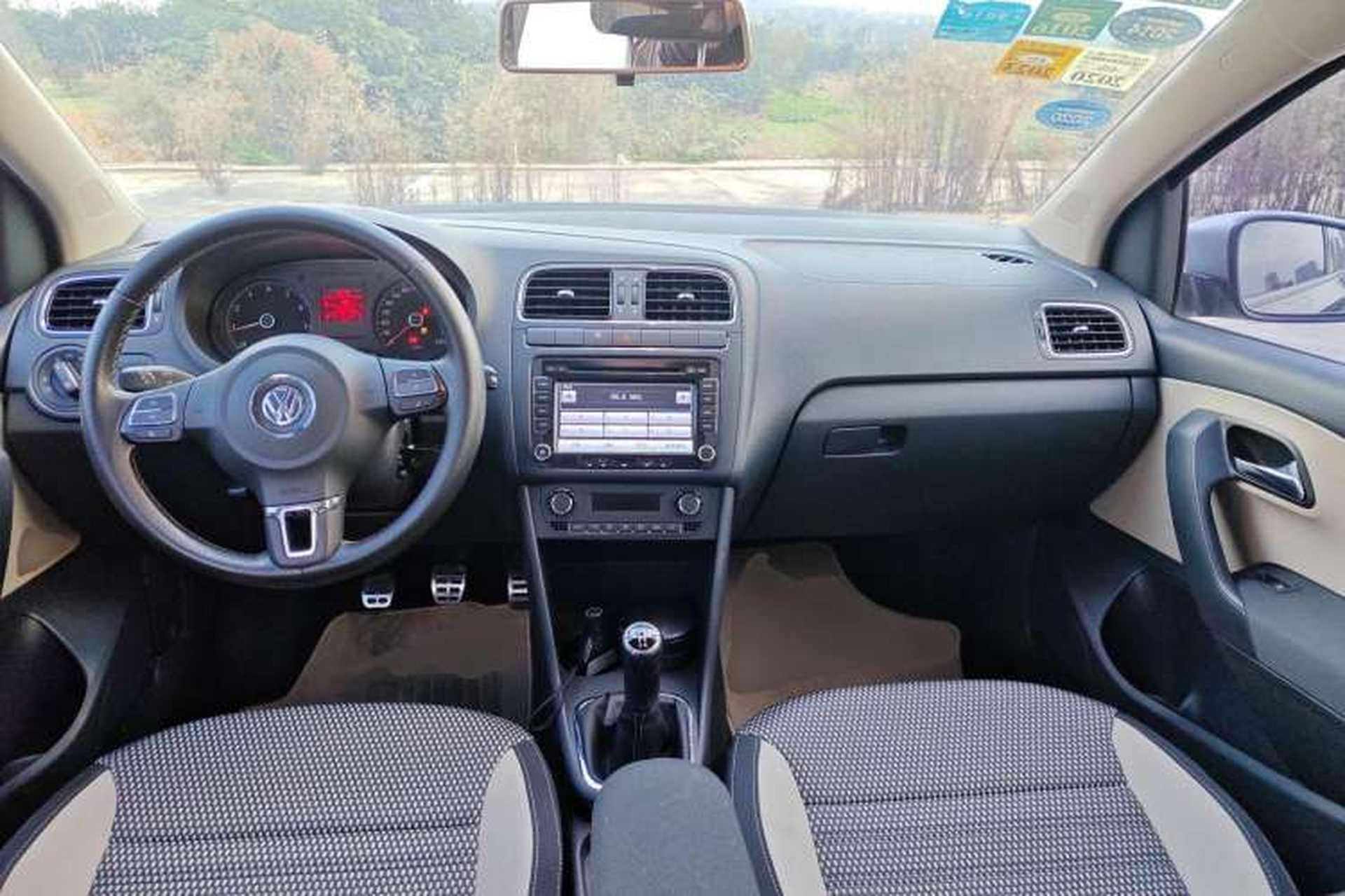 Used Volkswagen Polo 2012 1.6L Cross Polo MT Interior 3