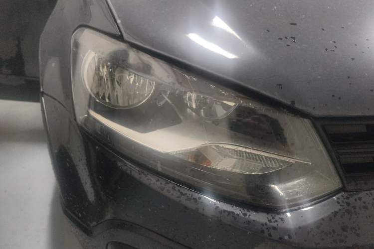 Used Volkswagen Polo 2012 1.6L Cross Polo Automatic Transmission Right Front Headlight