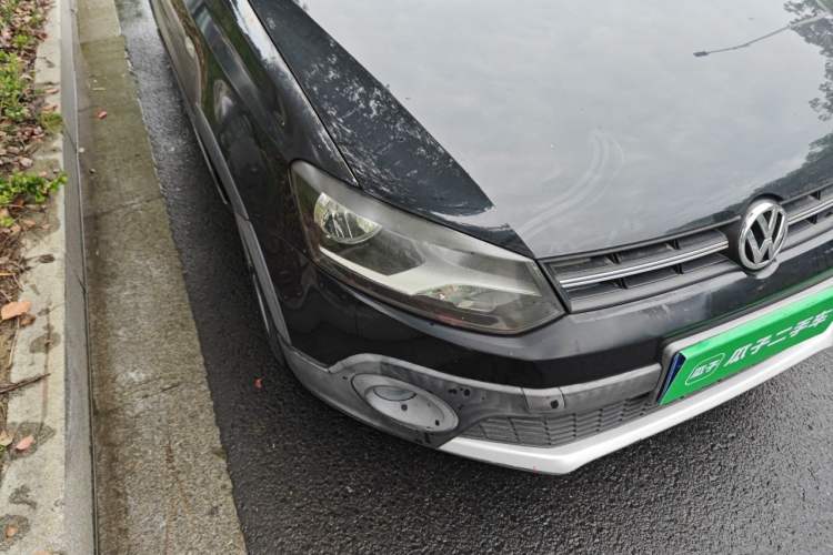 Used Volkswagen Polo 2012 1.6L Cross Polo Automatic Transmission Right Front Headlight