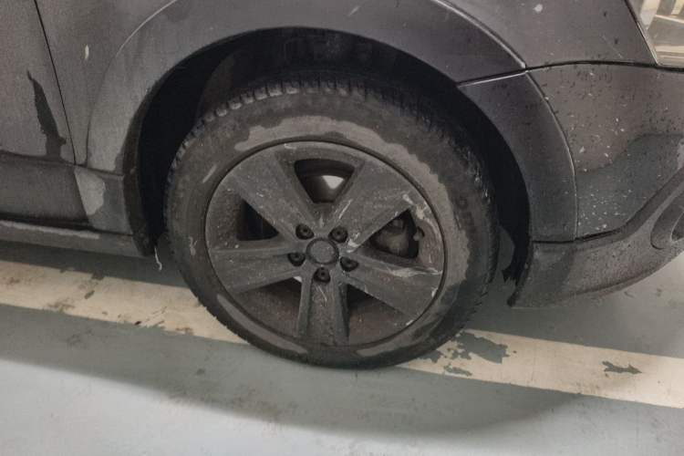 Used Volkswagen Polo 2012 1.6L Cross Polo Automatic Transmission Right Front Wheel Hub