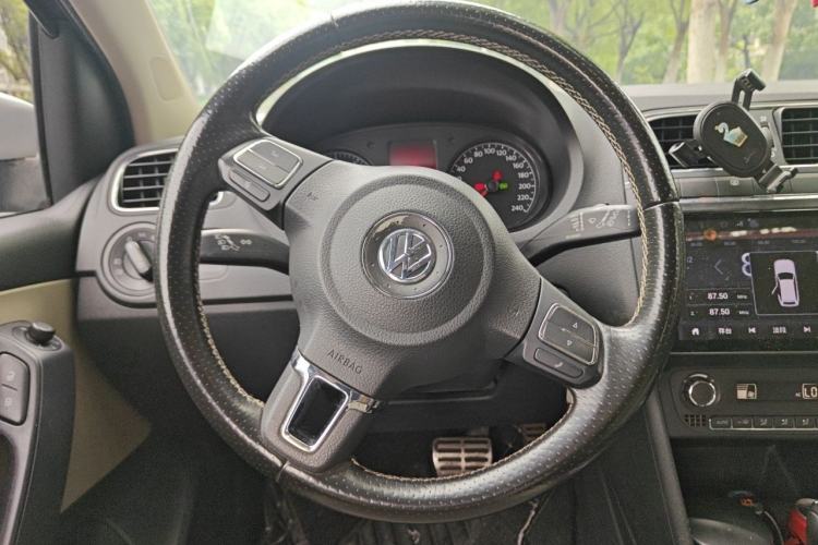 Used Volkswagen Polo 2012 1.6L Cross Polo Automatic Transmission Steering Wheel
