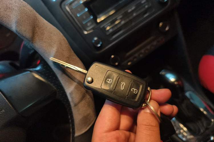 Used Volkswagen Polo 2012 1.6L Cross Polo Automatic Transmission Vehicle Key