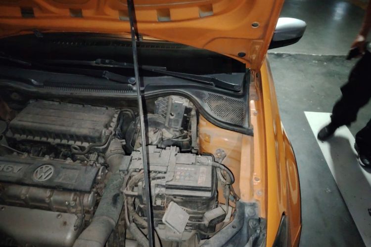 Used Volkswagen Polo 2012 1.6L Cross Polo MT Engine Bay Left