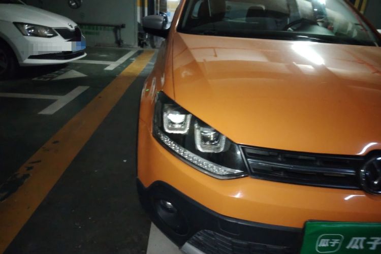 Used Volkswagen Polo 2012 1.6L Cross Polo MT Right Front Headlight