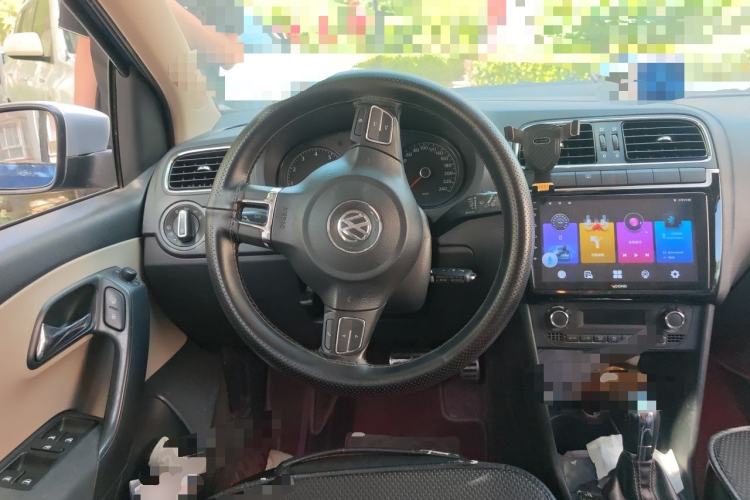 Used Volkswagen Polo 2012 1.6L Cross Polo Automatic Transmission Steering Wheel