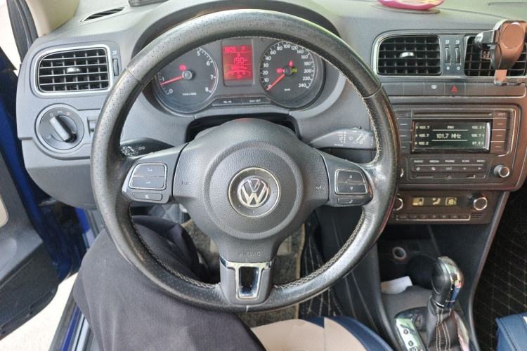 Used Volkswagen Polo 2012 1.6L Cross Polo Automatic Transmission Steering Wheel