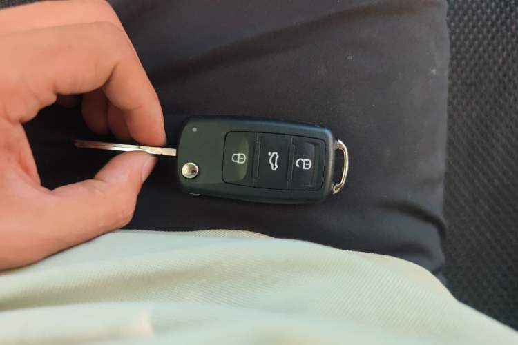 Used Volkswagen Polo 2012 1.6L Cross Polo Automatic Transmission Vehicle Key