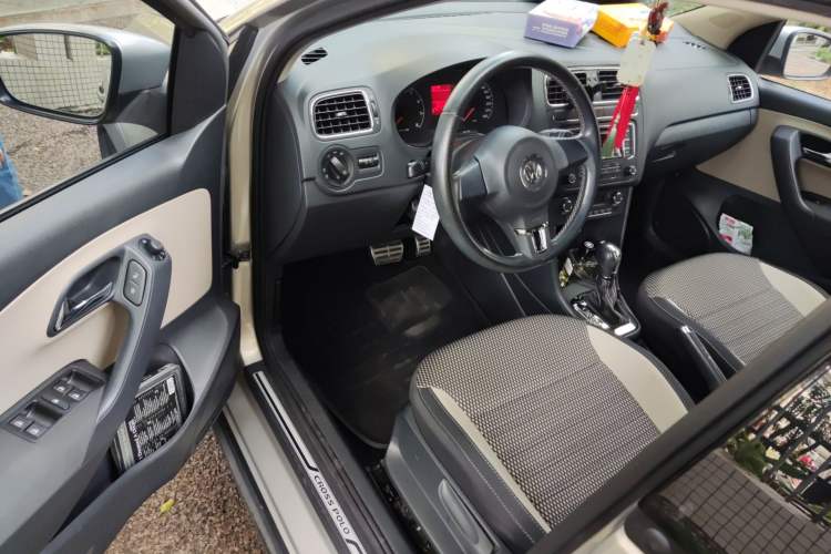 Used Volkswagen Polo 2012 1.6L Cross Polo Automatic Transmission Driver Seat