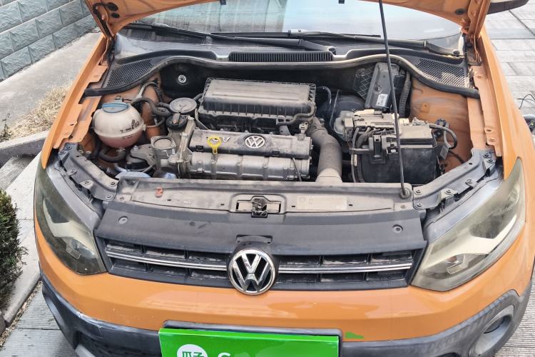 Used Volkswagen Polo 2012 1.6L Cross Polo MT Engine Bay