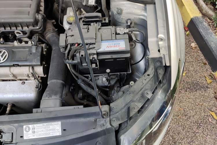 Used Volkswagen Polo 2012 1.6L Cross Polo Automatic Transmission Engine Bay Left