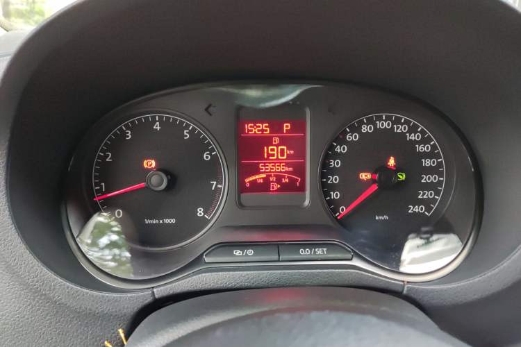 Used Volkswagen Polo 2012 1.6L Cross Polo Automatic Transmission Instrument Cluster