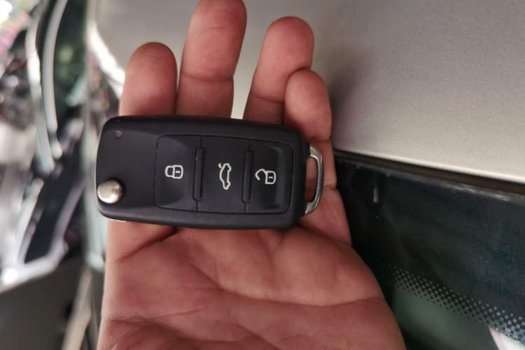 Used Volkswagen Polo 2012 1.6L Cross Polo Automatic Transmission Vehicle Key