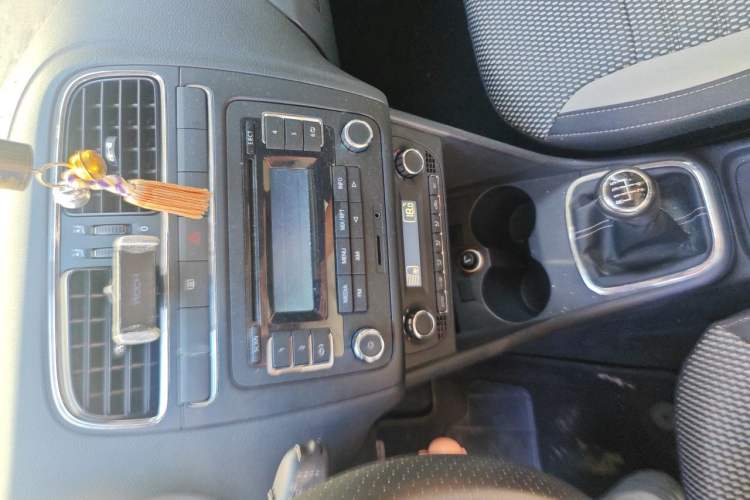 Used Volkswagen Polo 2012 1.6L Cross Polo MT Audio And AC Panel