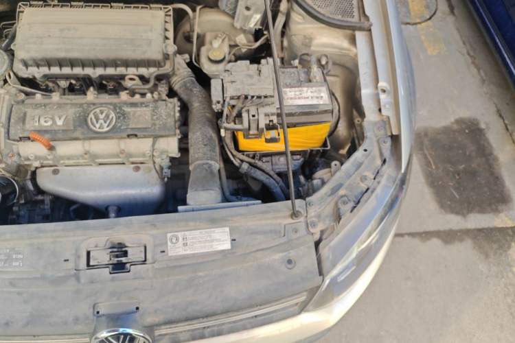 Used Volkswagen Polo 2012 1.6L Cross Polo MT Engine Bay Left