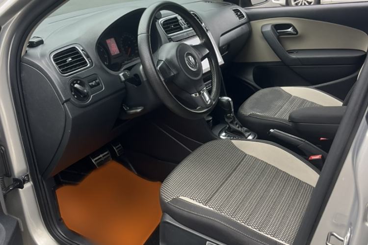 Used Volkswagen Polo 2012 1.6L Cross Polo Automatic Transmission Interior 4
