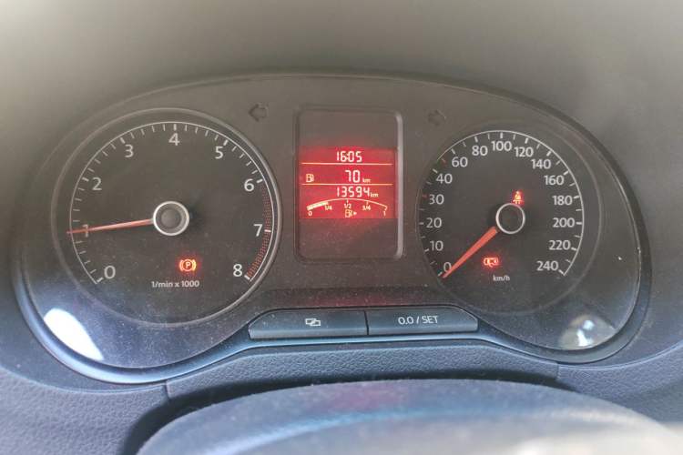 Used Volkswagen Polo 2012 1.6L Cross Polo MT Odometer Close Up