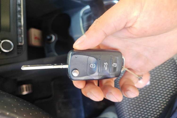 Used Volkswagen Polo 2012 1.6L Cross Polo MT Vehicle Key