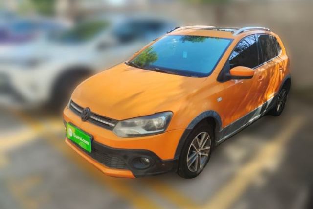 Used Volkswagen Polo Volkswagen Polo 2012, 1.6L automatic, 5-seater, Cross Polo AT; 1.6-liter engine, 5 seats; not eligible for transfer of vehicle registration for police use.