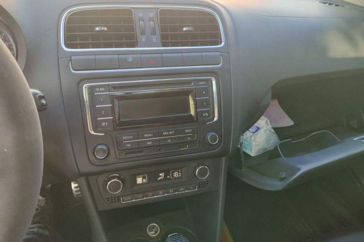 Used Volkswagen Polo  Audio And AC Panel