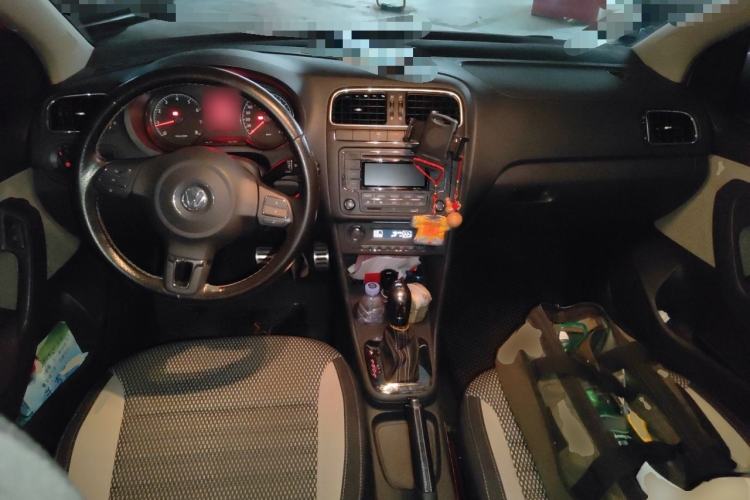 Used Volkswagen Polo 2012 1.6L Cross Polo Automatic Transmission Center Console