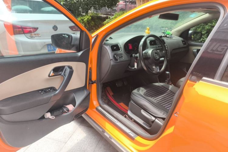 Used Volkswagen Polo 2012 1.6L Cross Polo Automatic Transmission Driver Seat