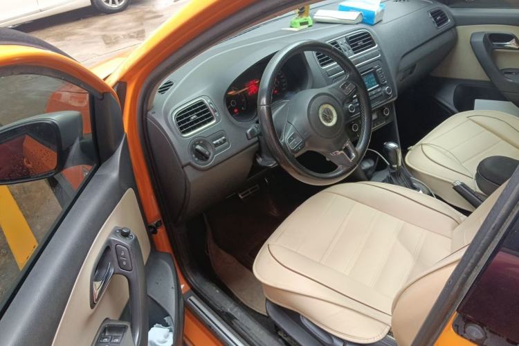 Used Volkswagen Polo 2012 1.6L Cross Polo Automatic Transmission Driver Seat