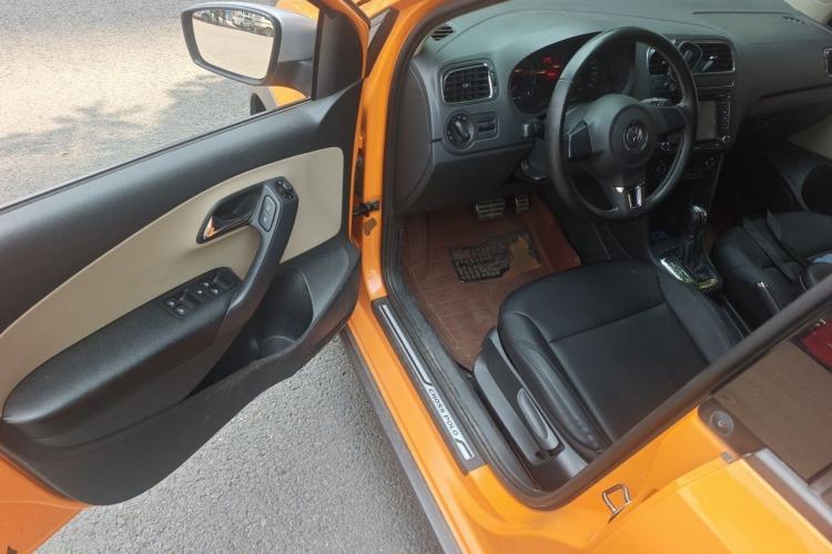 Used Volkswagen Polo 2012 1.6L Cross Polo Automatic Transmission Driver Seat