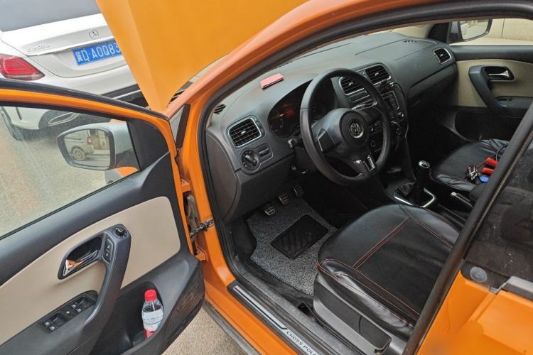 Used Volkswagen Polo 2012 1.6L Cross Polo MT Driver Seat