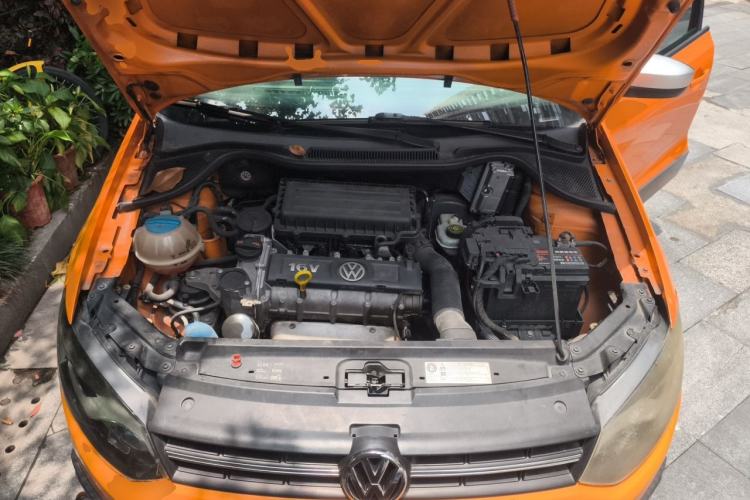 Used Volkswagen Polo 2012 1.6L Cross Polo Automatic Transmission Engine Bay