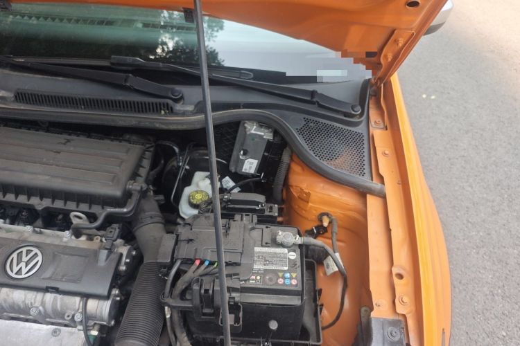 Used Volkswagen Polo 2012 1.6L Cross Polo Automatic Transmission Engine Bay Left