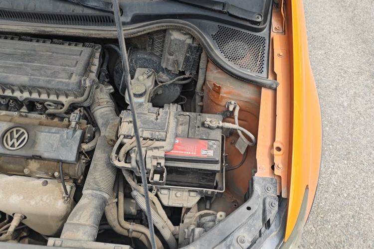 Used Volkswagen Polo 2012 1.6L Cross Polo MT Engine Bay Left