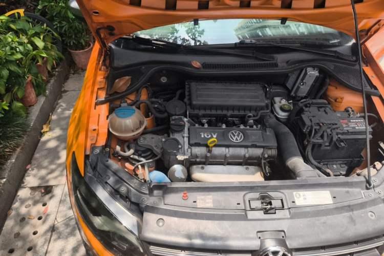 Used Volkswagen Polo 2012 1.6L Cross Polo Automatic Transmission Engine Bay Right