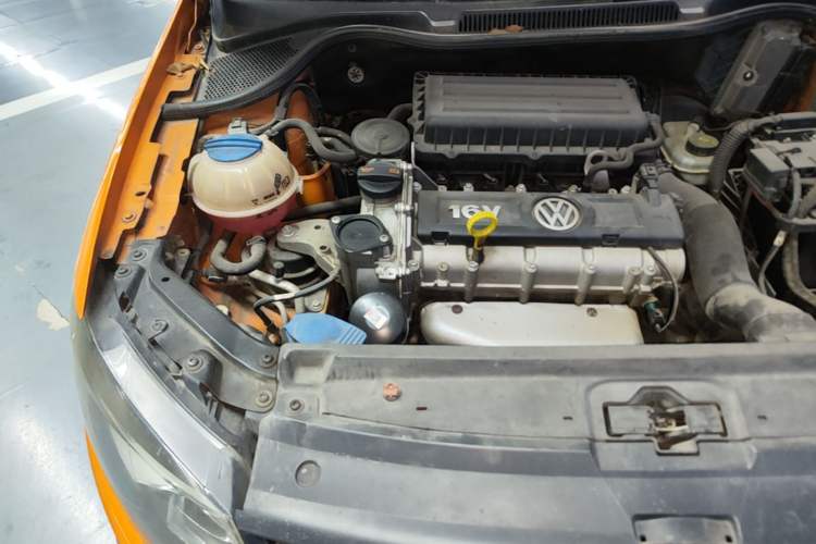Used Volkswagen Polo 2012 1.6L Cross Polo Automatic Transmission Engine Bay Right