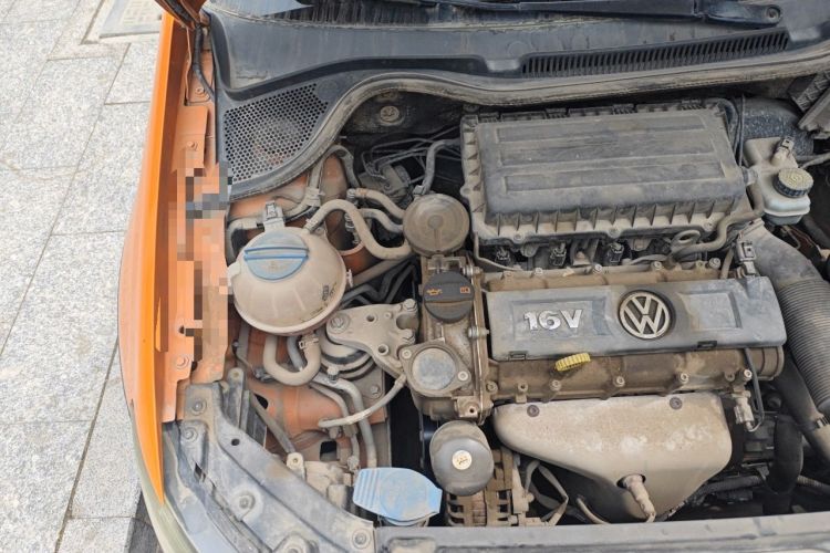 Used Volkswagen Polo 2012 1.6L Cross Polo MT Engine Bay Right