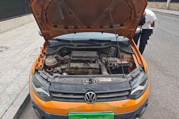 Used Volkswagen Polo 2012 1.6L Cross Polo MT Engine Bay