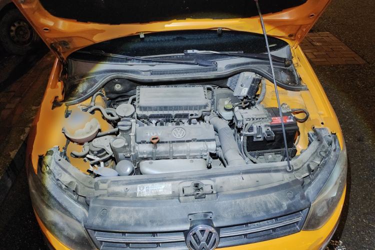 Used Volkswagen Polo 2012 1.6L Cross Polo MT Engine Bay