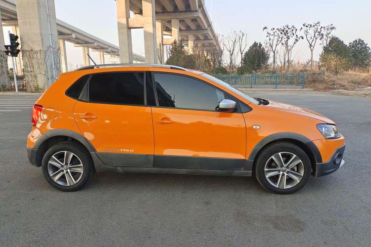 Used Volkswagen Polo 2012 1.6L Cross Polo MT Exterior 2