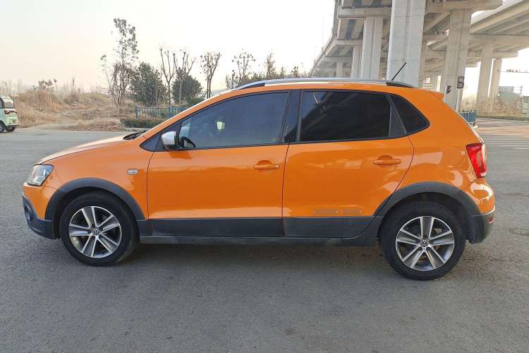 Used Volkswagen Polo 2012 1.6L Cross Polo MT Exterior 5