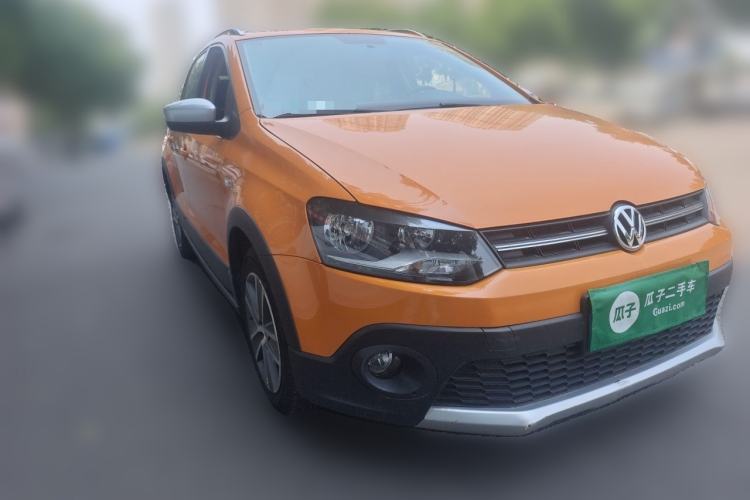 Used Volkswagen Polo 2012 1.6L Cross Polo Automatic Transmission Front Right 45 Deg