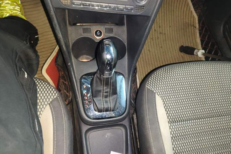 Used Volkswagen Polo 2012 1.6L Cross Polo Automatic Transmission Gear Lever