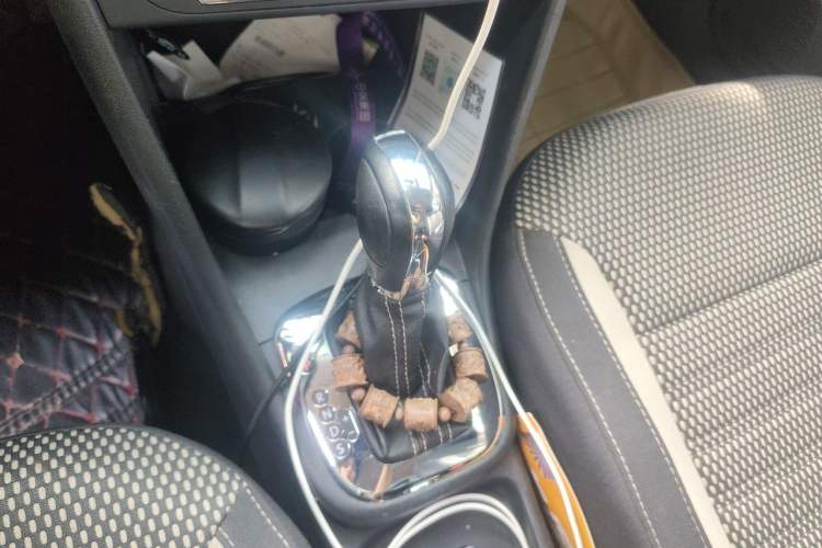 Used Volkswagen Polo 2012 1.6L Cross Polo Automatic Transmission Gear Lever