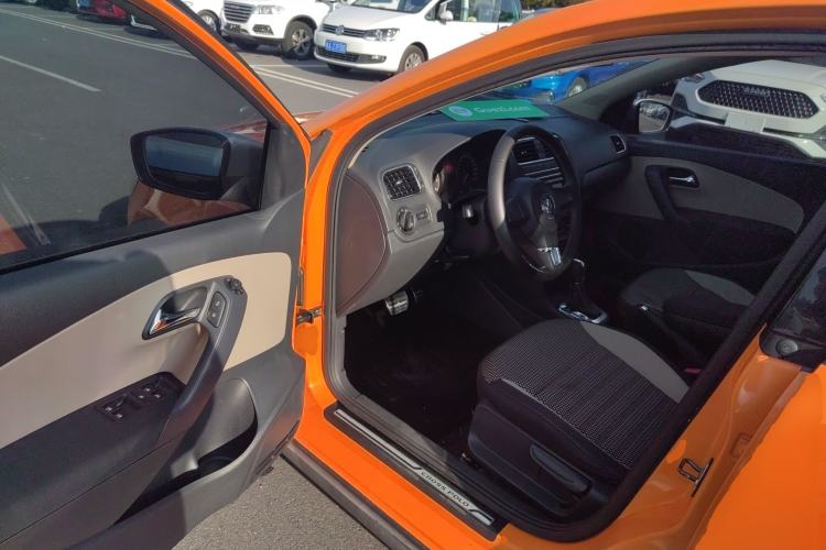 Used Volkswagen Polo 2012 1.6L Cross Polo Automatic Transmission Interior 3