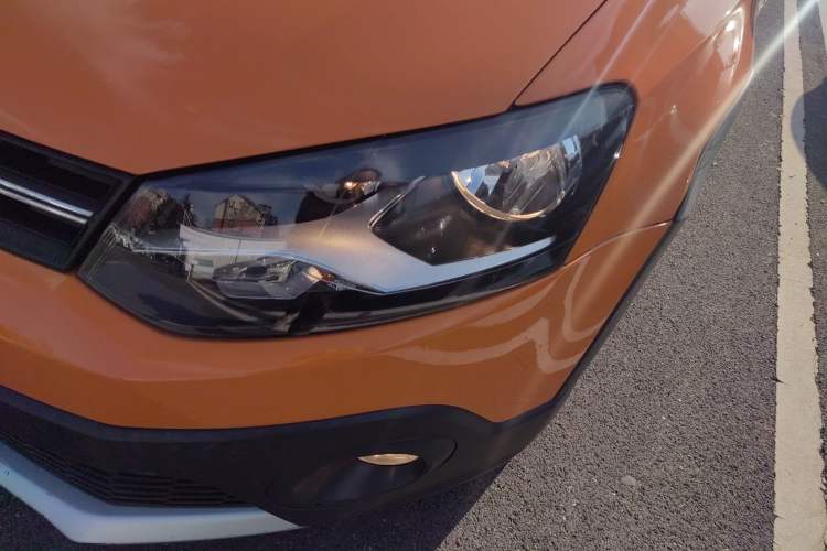 Used Volkswagen Polo 2012 1.6L Cross Polo Automatic Transmission Left Front Headlight